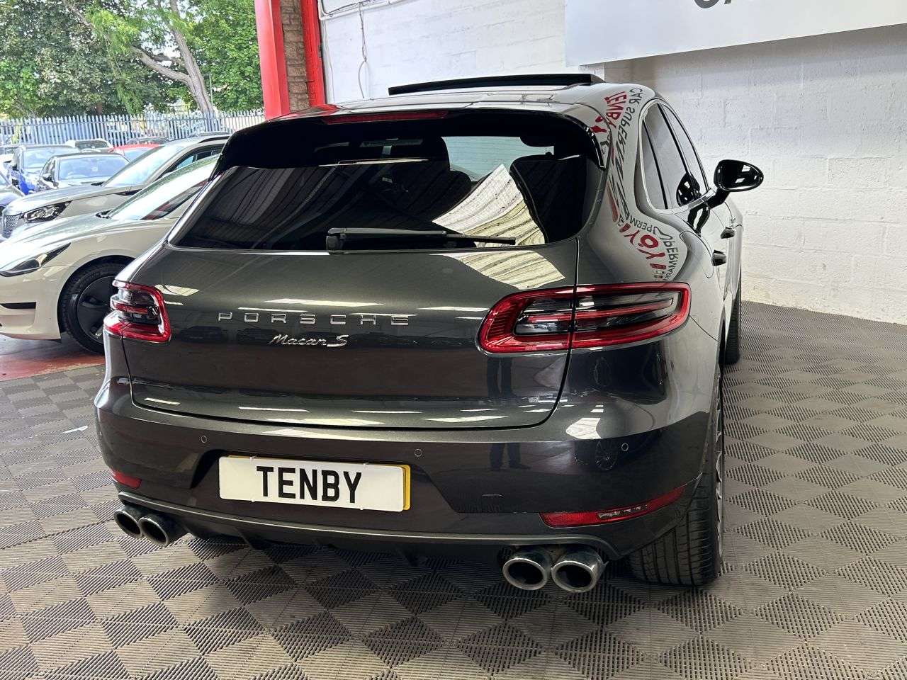 2016 PORSCHE MACAN 2016 PORSCHE MACAN