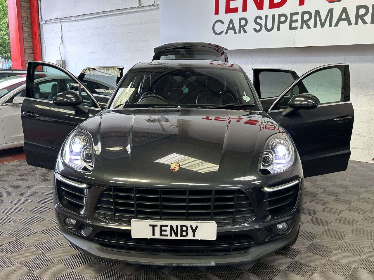 2016 PORSCHE MACAN 2016 PORSCHE MACAN