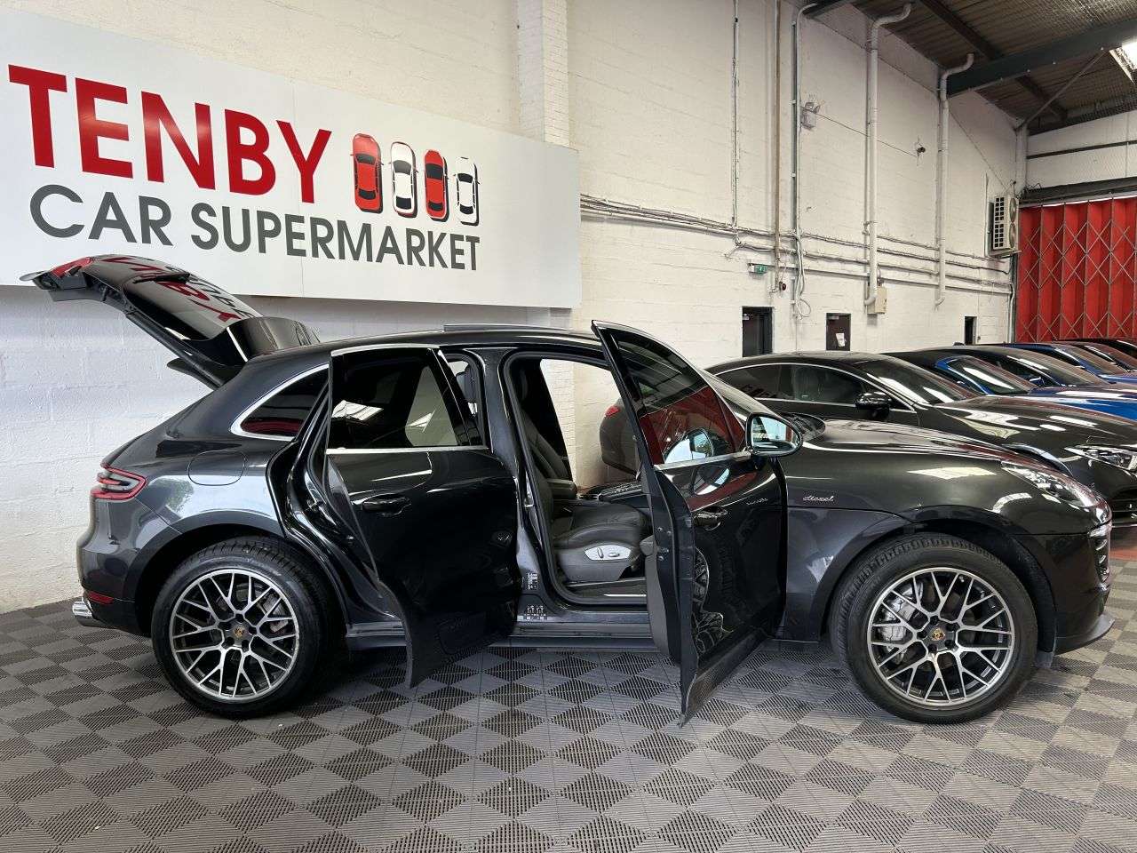 2016 PORSCHE MACAN 2016 PORSCHE MACAN