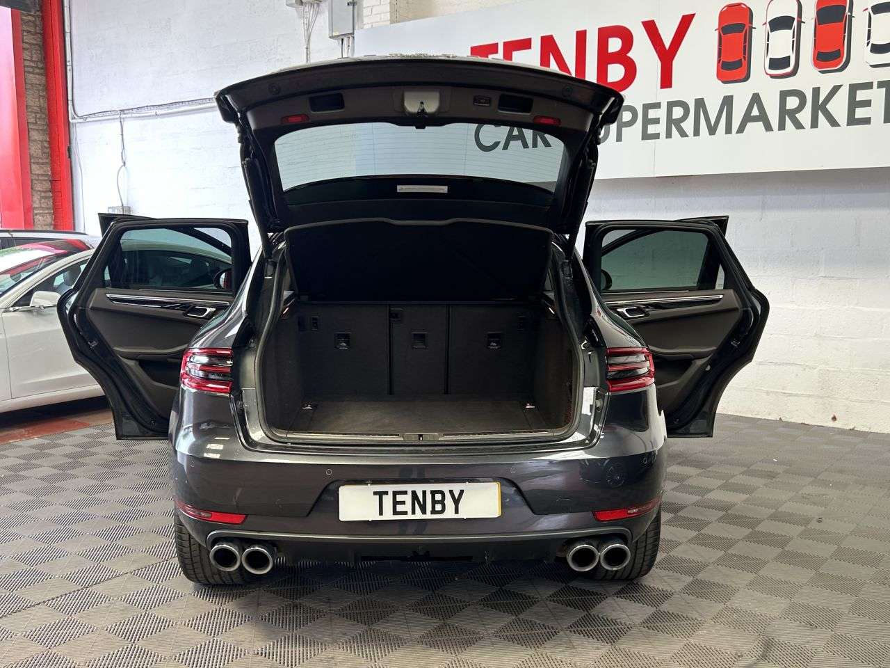 2016 PORSCHE MACAN 2016 PORSCHE MACAN