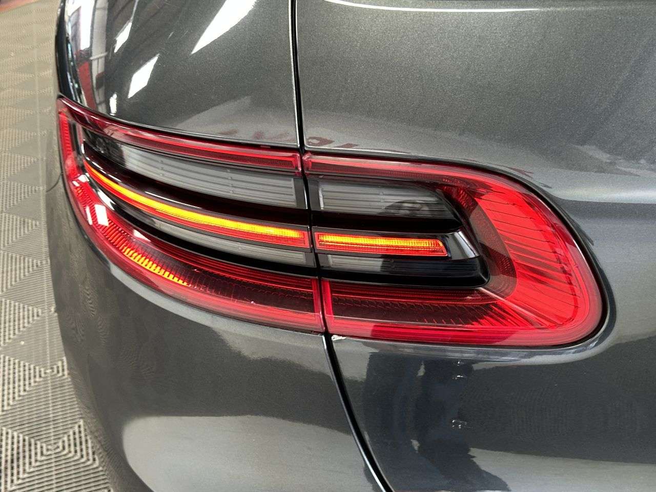 2016 PORSCHE MACAN 2016 PORSCHE MACAN