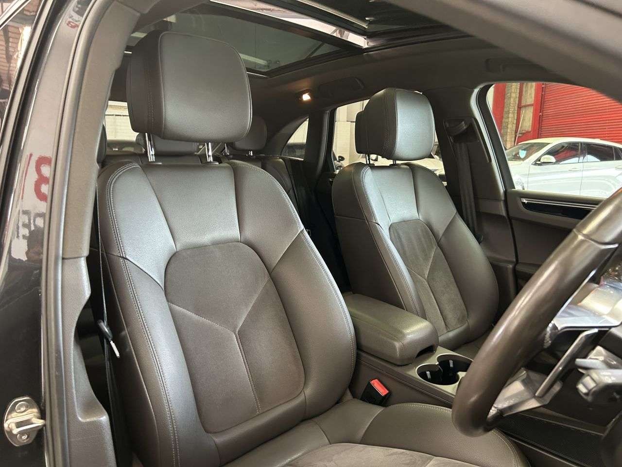 2016 PORSCHE MACAN 2016 PORSCHE MACAN