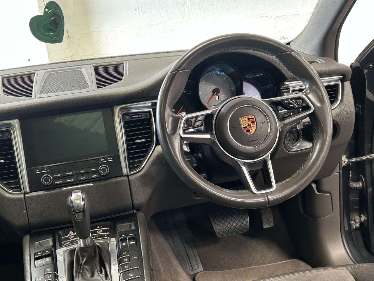 2016 PORSCHE MACAN 2016 PORSCHE MACAN