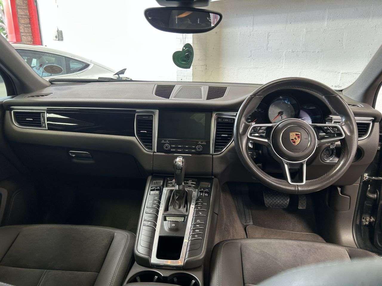 2016 PORSCHE MACAN 2016 PORSCHE MACAN