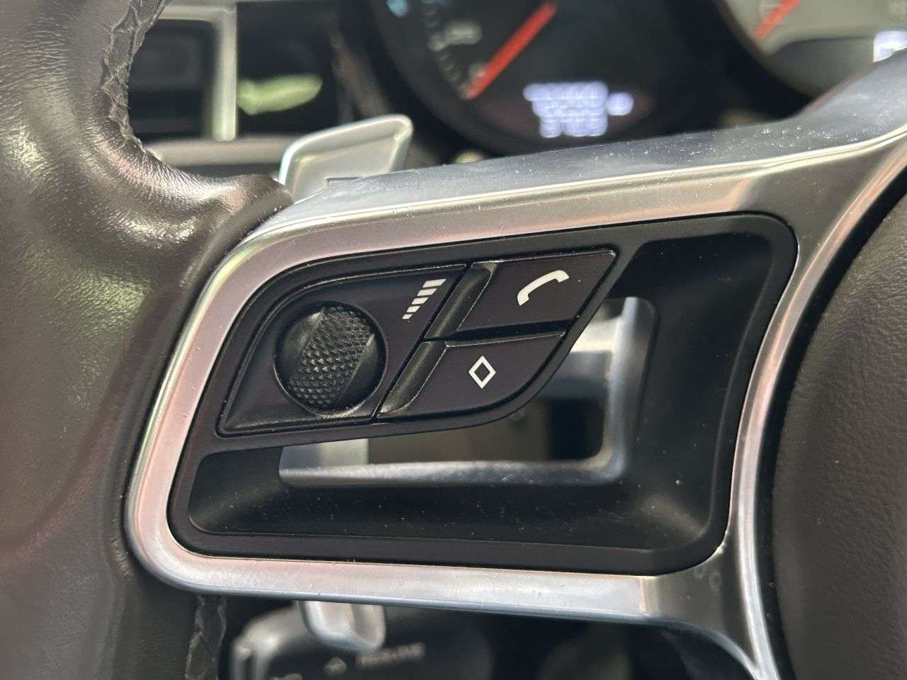 2016 PORSCHE MACAN 2016 PORSCHE MACAN