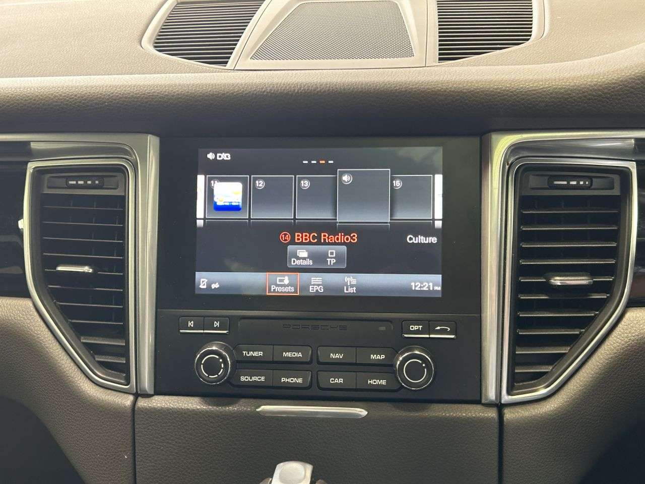 2016 PORSCHE MACAN 2016 PORSCHE MACAN