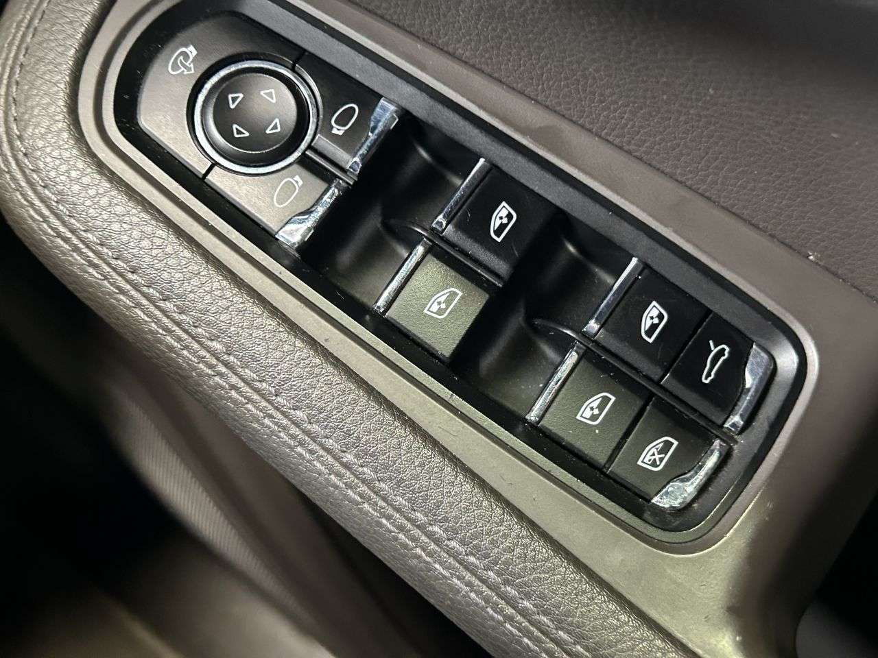 2016 PORSCHE MACAN 2016 PORSCHE MACAN