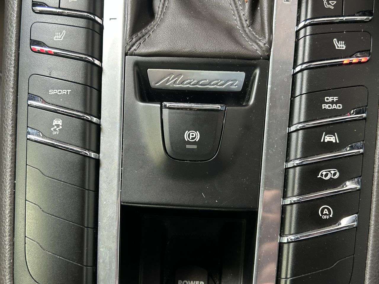 2016 PORSCHE MACAN 2016 PORSCHE MACAN