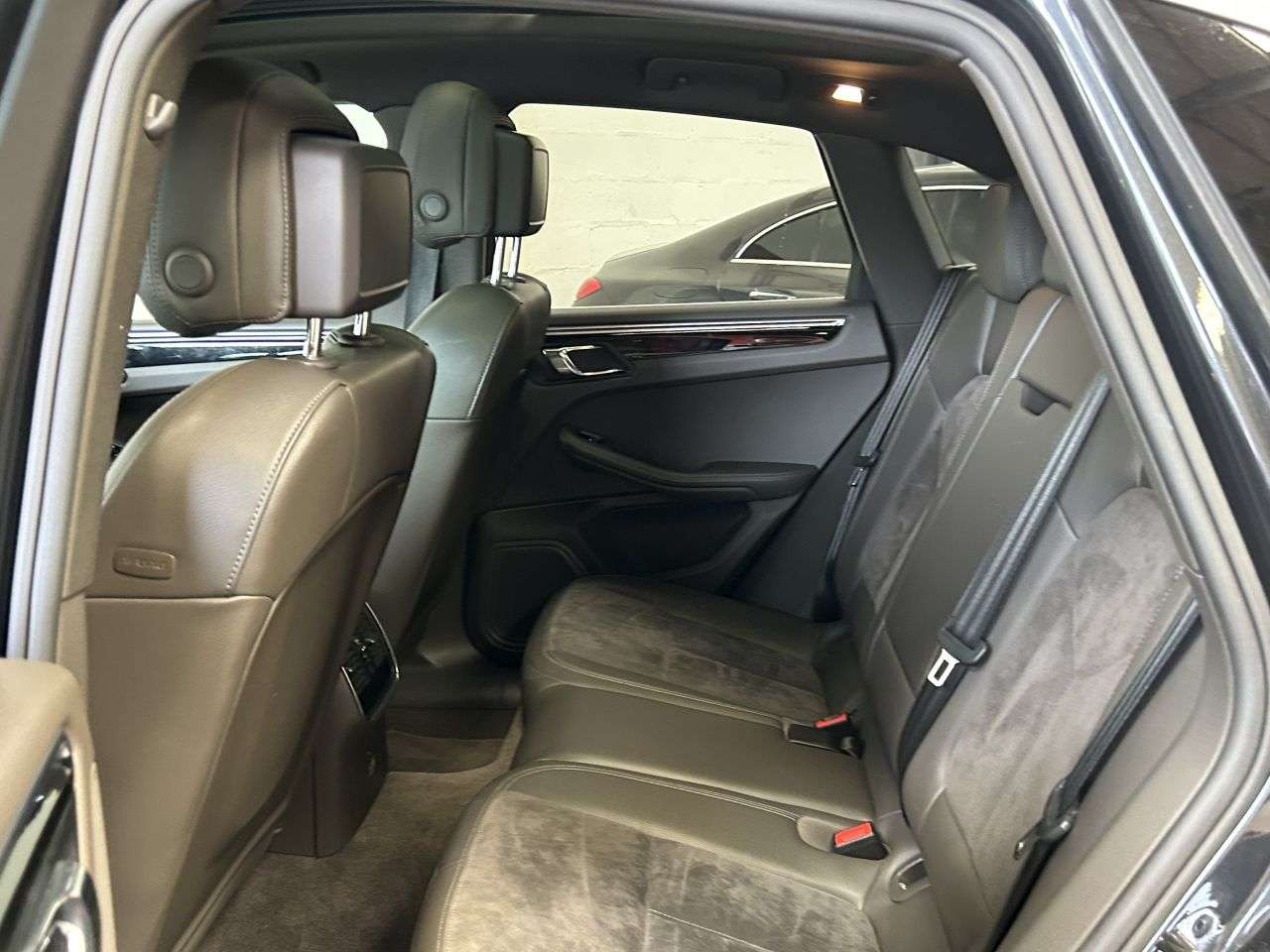 2016 PORSCHE MACAN 2016 PORSCHE MACAN