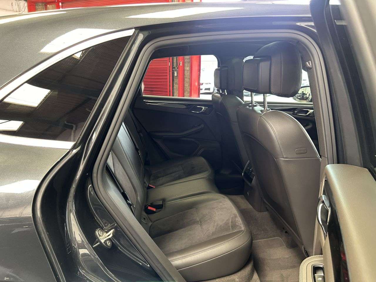 2016 PORSCHE MACAN 2016 PORSCHE MACAN