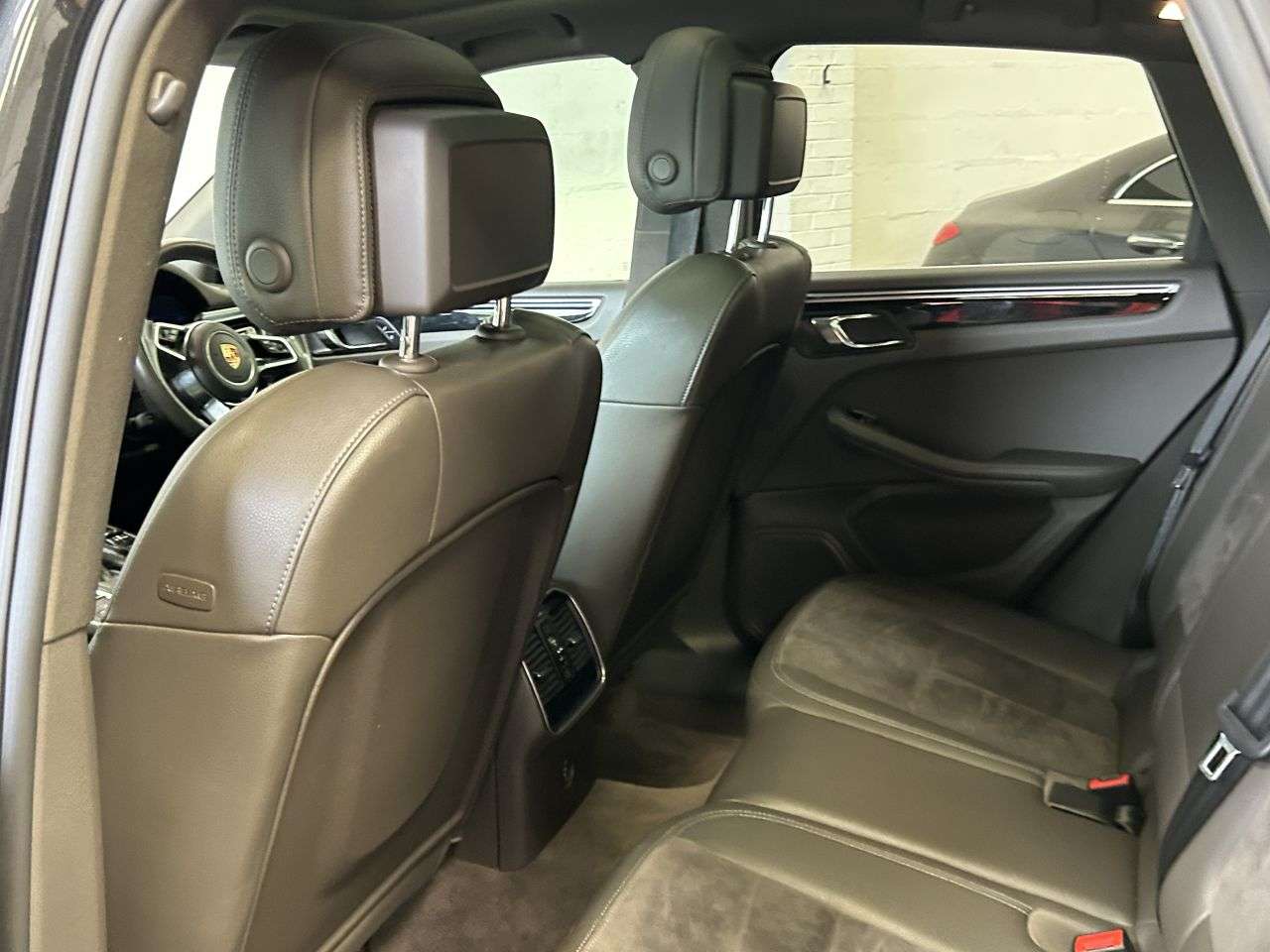 2016 PORSCHE MACAN 2016 PORSCHE MACAN