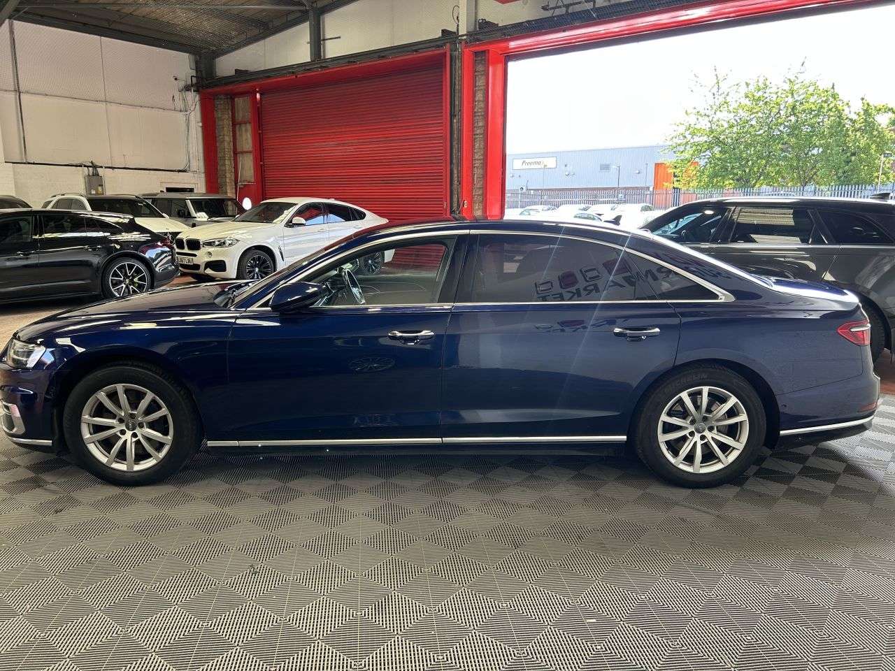 2018 AUDI A8 2018 AUDI A8