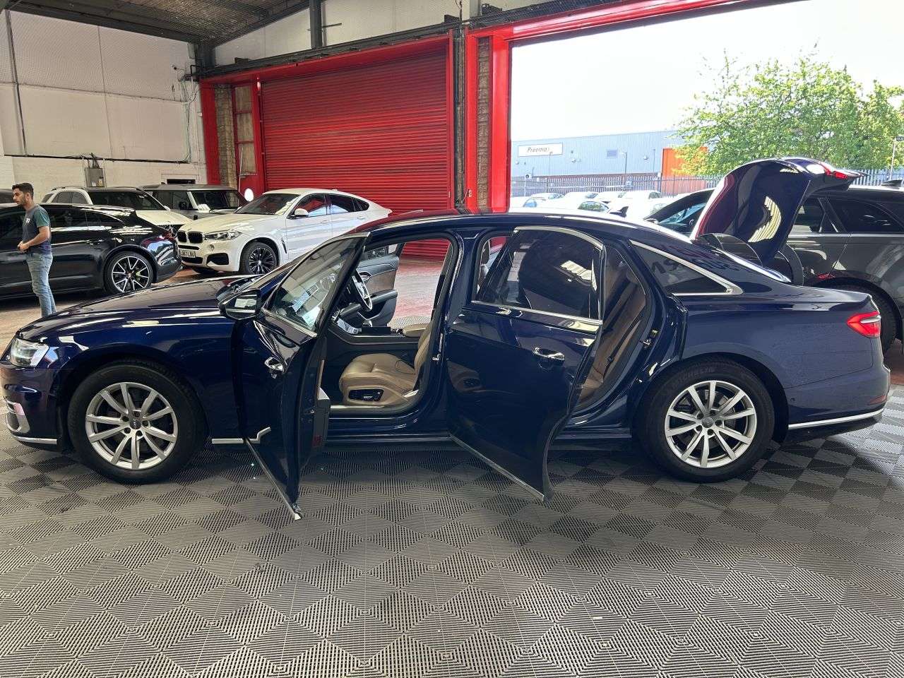 2018 AUDI A8 2018 AUDI A8