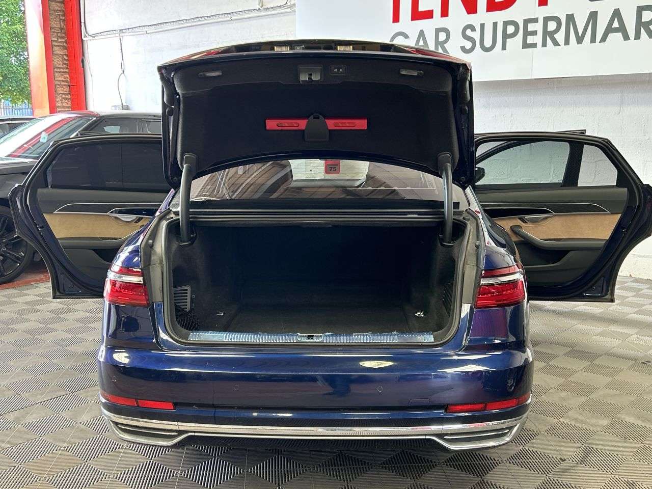 2018 AUDI A8 2018 AUDI A8