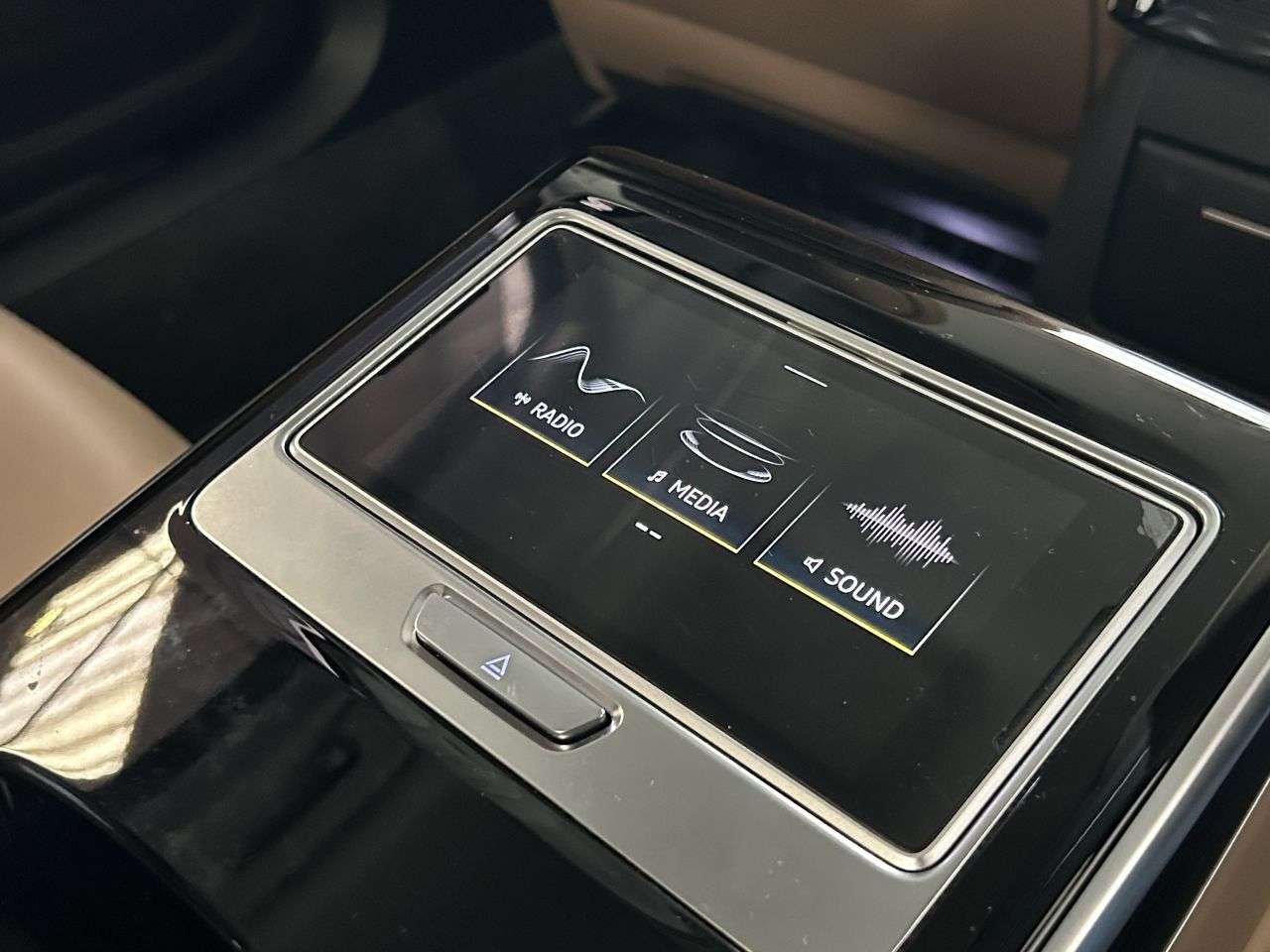 2018 AUDI A8 2018 AUDI A8