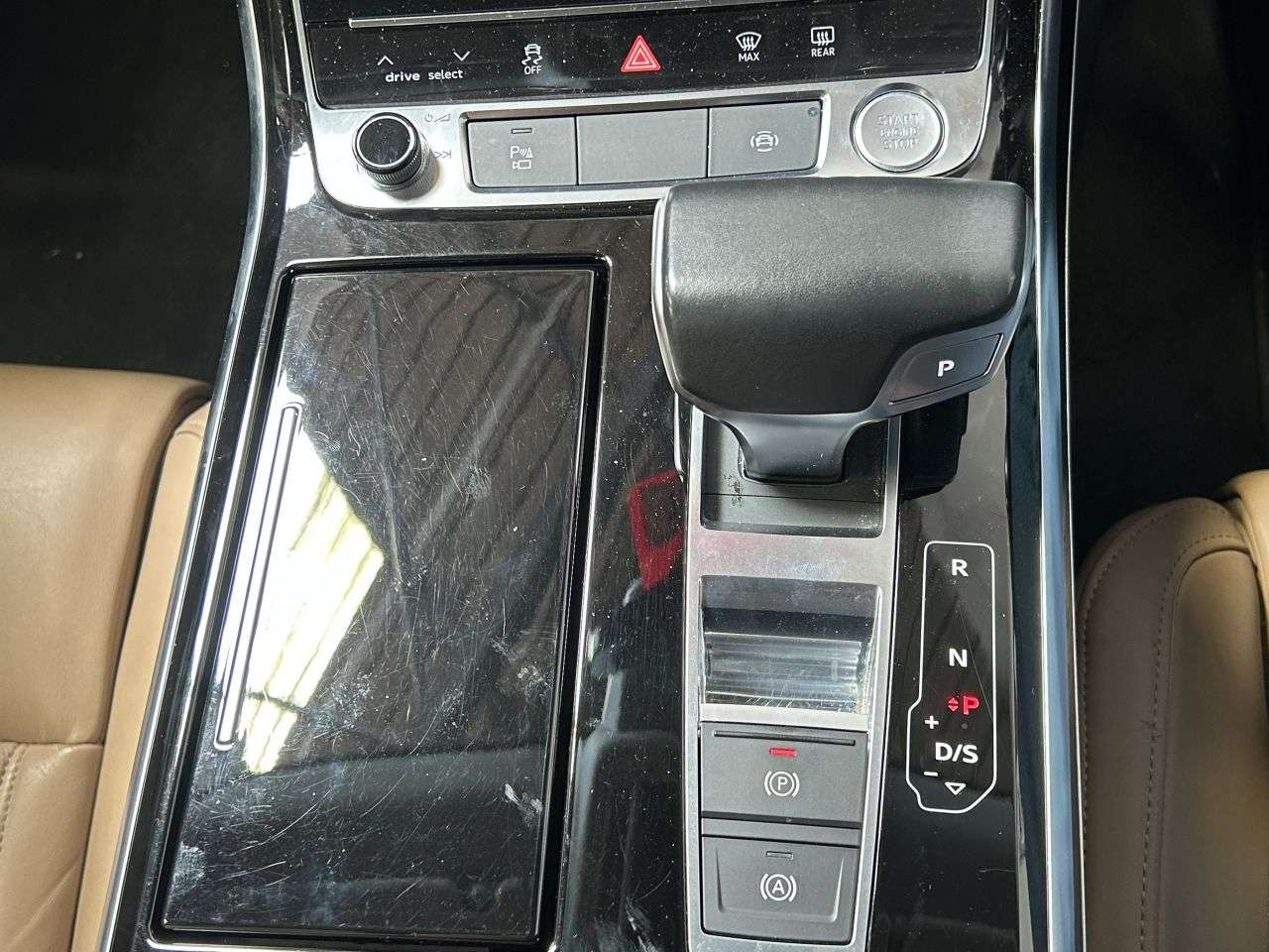 2018 AUDI A8 2018 AUDI A8