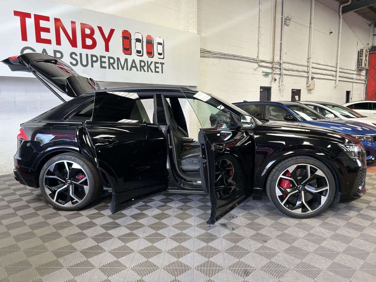 2020 AUDI RSQ8 2020 AUDI RSQ8