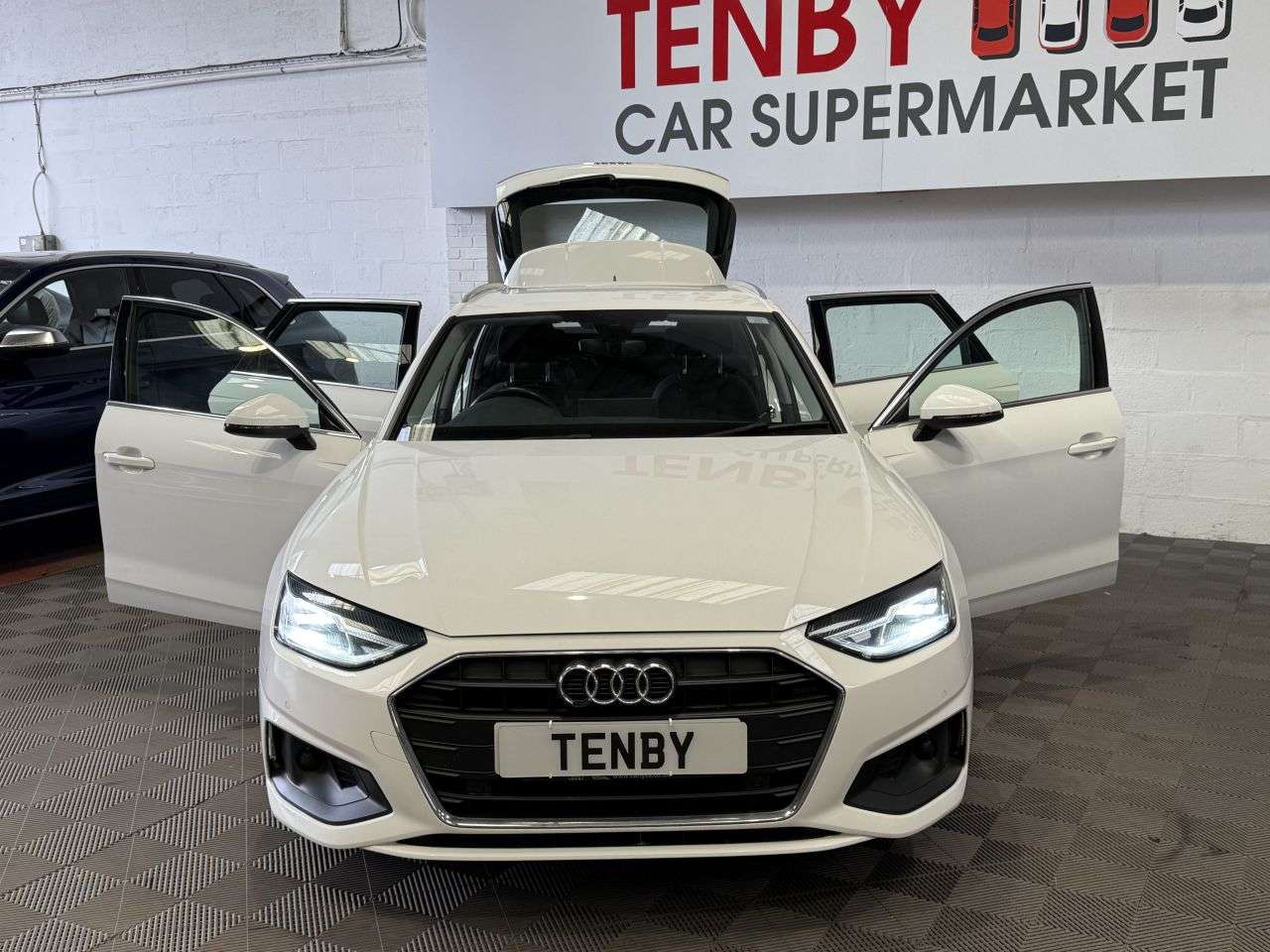 2021 AUDI A4 AVANT 2021 AUDI A4 AVANT