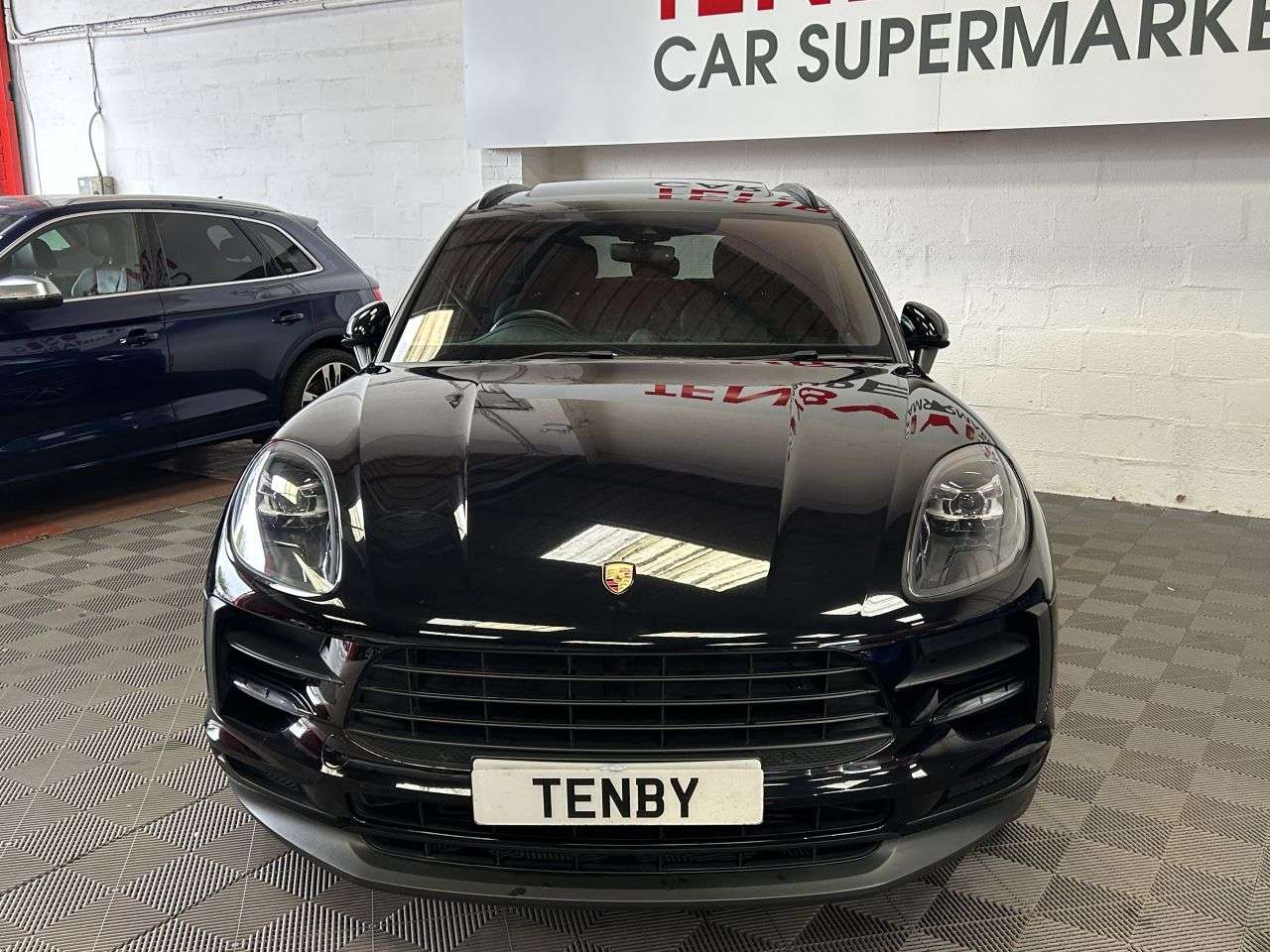 A 2019 PORSCHE MACAN 2.0T SUV 5dr Petrol PDK 4WD Euro 6 (s/s) (245 ps) A 2019 PORSCHE MACAN 2.0T SUV 5dr Petrol PDK 4WD Euro 6 (s/s) (245 ps)