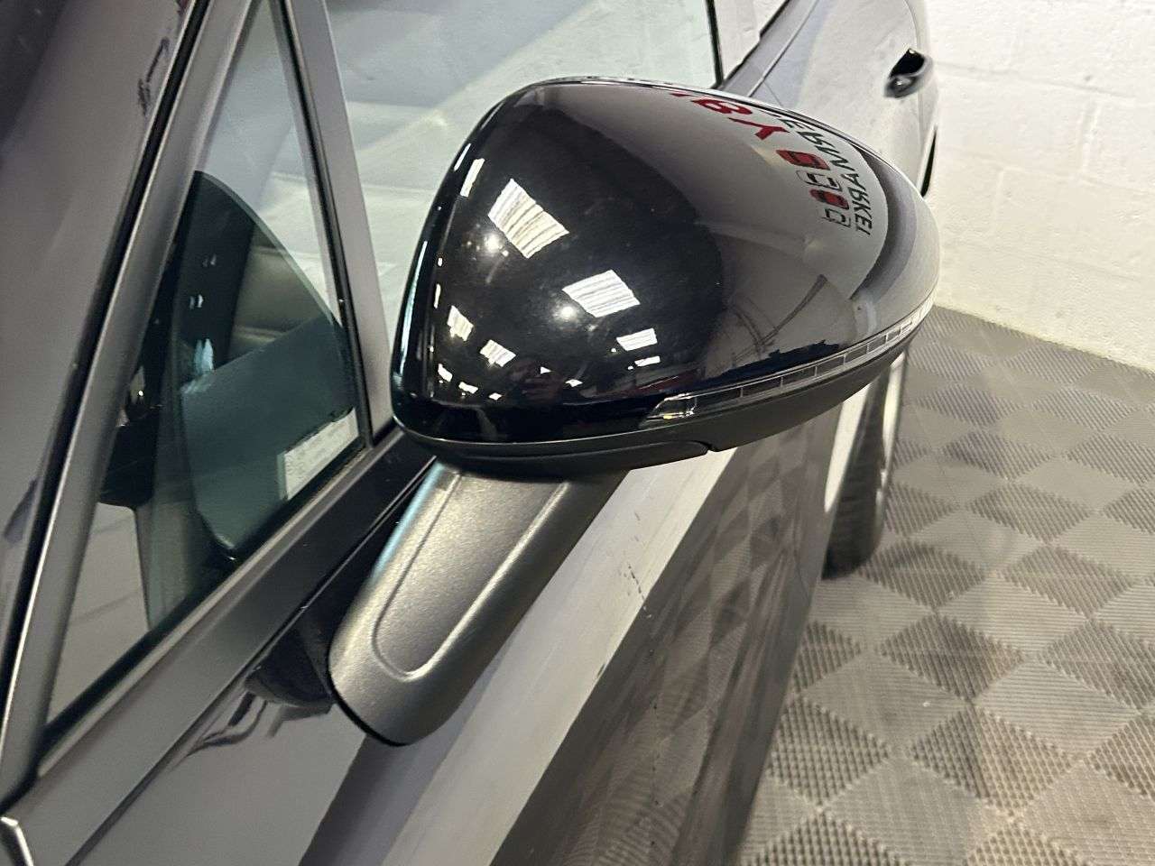 2019 PORSCHE MACAN 2019 PORSCHE MACAN