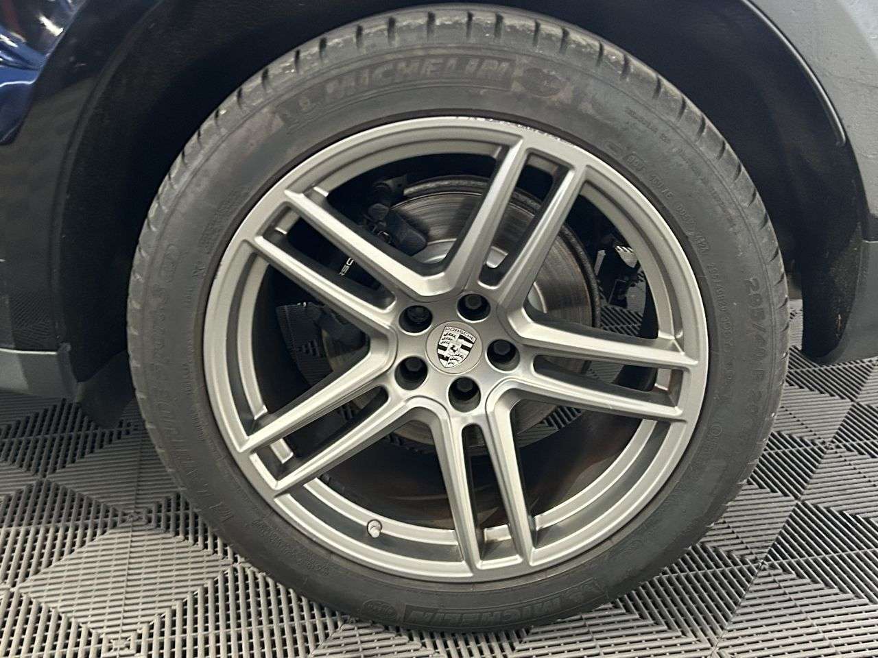 2019 PORSCHE MACAN 2019 PORSCHE MACAN