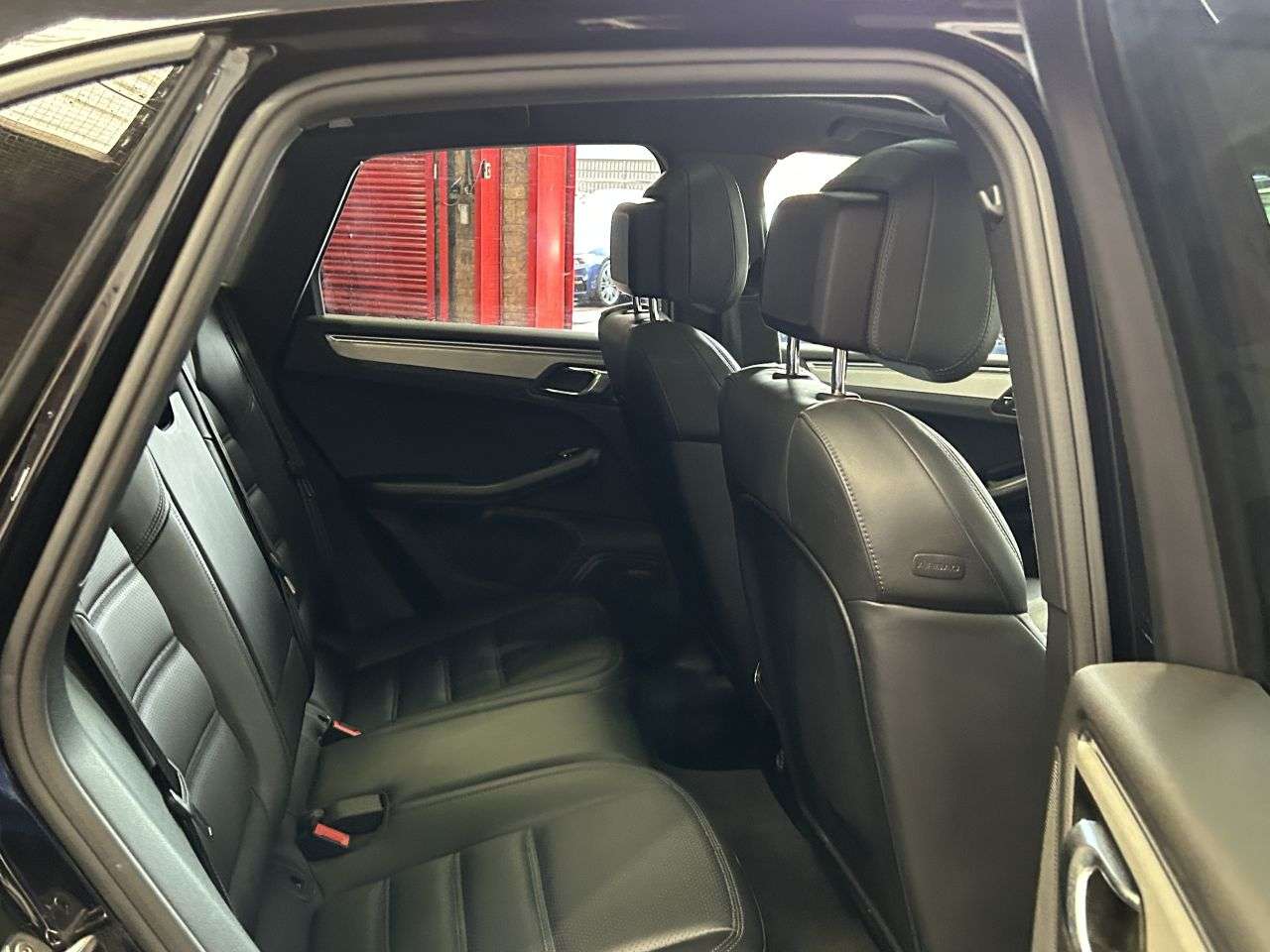 2019 PORSCHE MACAN 2019 PORSCHE MACAN