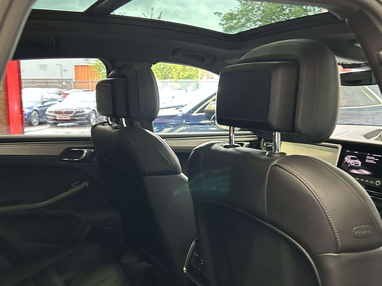 2019 PORSCHE MACAN 2019 PORSCHE MACAN