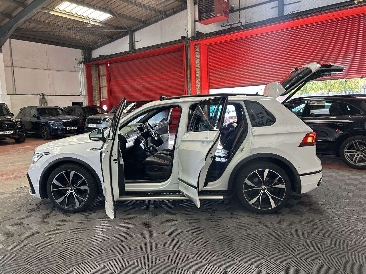 2021 VOLKSWAGEN TIGUAN 2021 VOLKSWAGEN TIGUAN