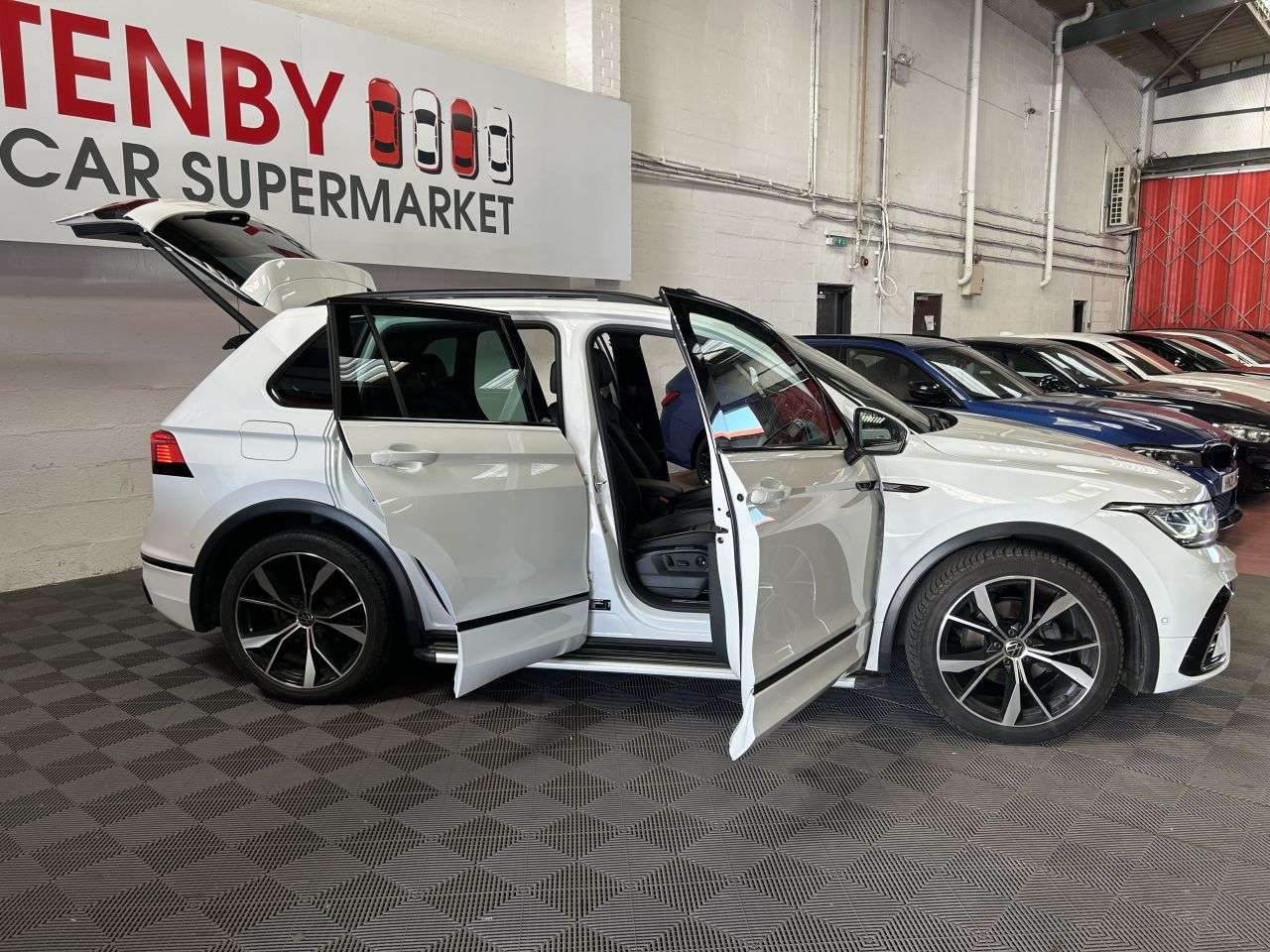 2021 VOLKSWAGEN TIGUAN 2021 VOLKSWAGEN TIGUAN