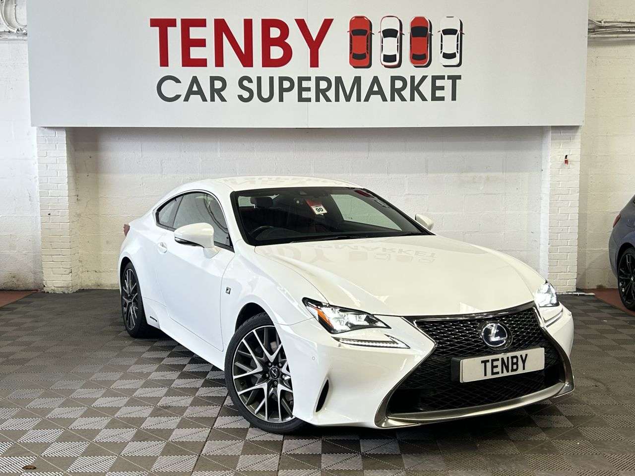 A 2017 LEXUS RC 2.5 300h F Sport Coupe 2dr Petrol Hybrid CVT Euro 6 (s/s) (223 ps) FHTD&COO A 2017 LEXUS RC 2.5 300h F Sport Coupe 2dr Petrol Hybrid CVT Euro 6 (s/s) (223 ps) FHTD&COO