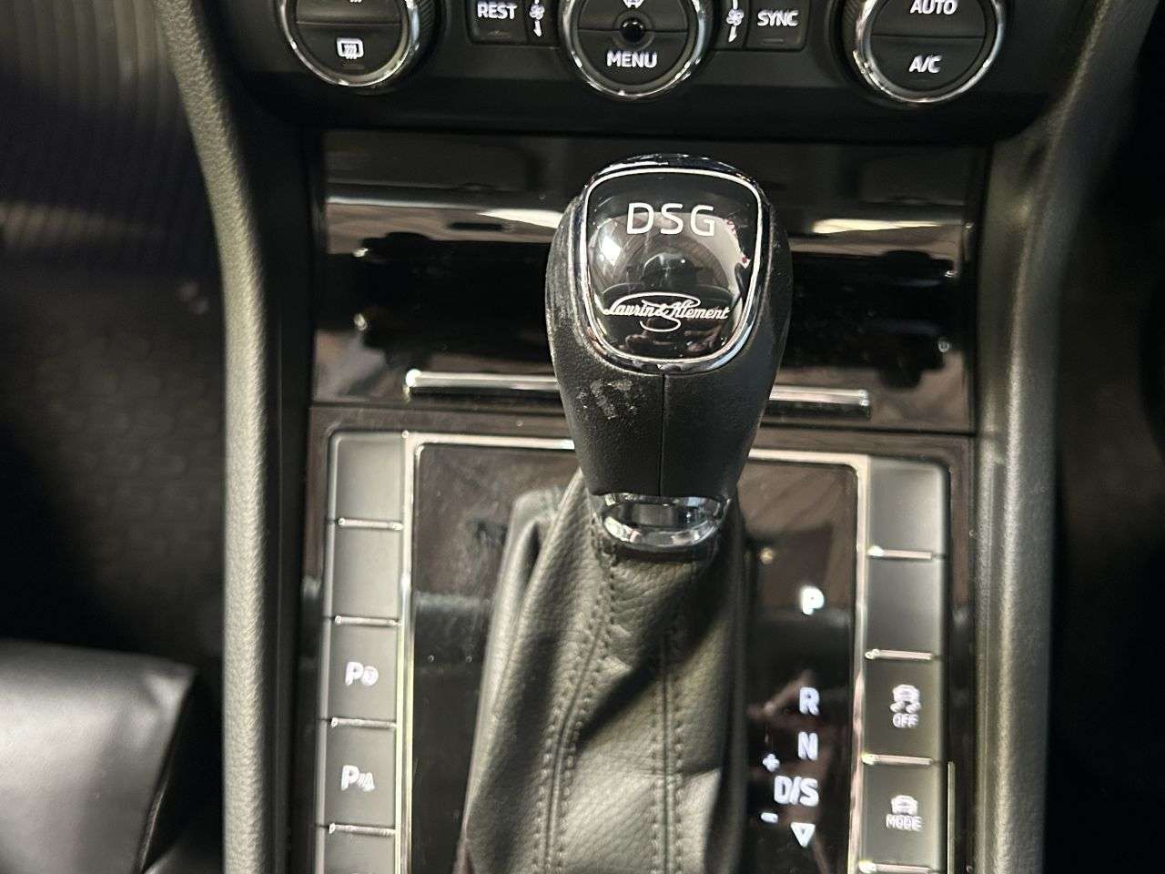 2016 SKODA SUPERB 2016 SKODA SUPERB