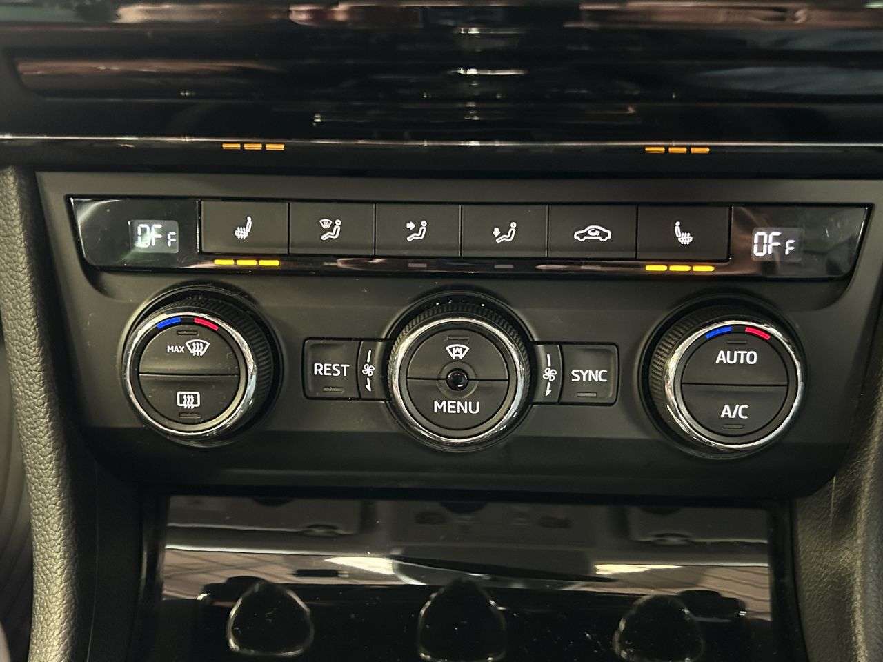 2016 SKODA SUPERB 2016 SKODA SUPERB