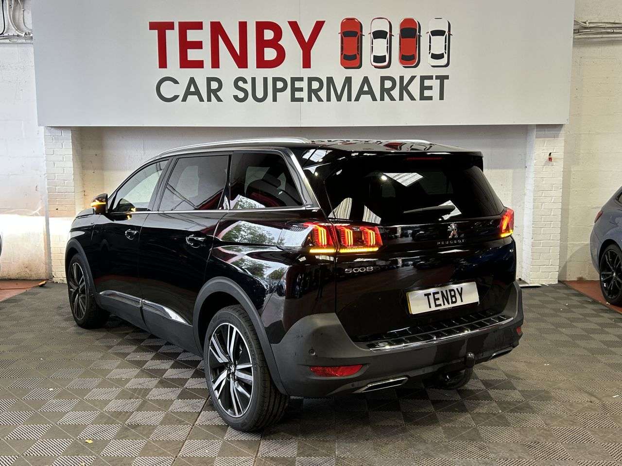 2022 PEUGEOT 5008 2022 PEUGEOT 5008