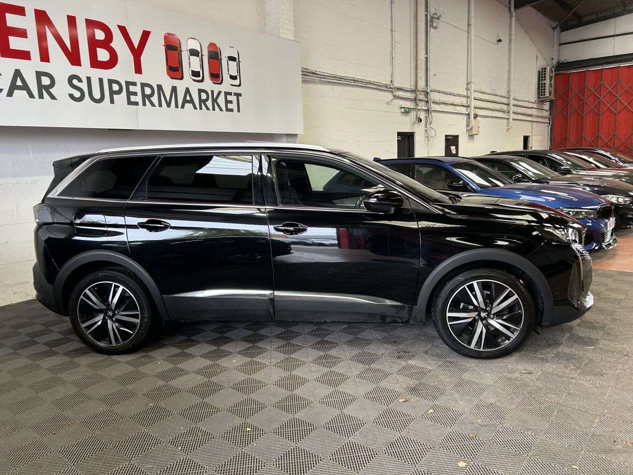 2022 PEUGEOT 5008 2022 PEUGEOT 5008