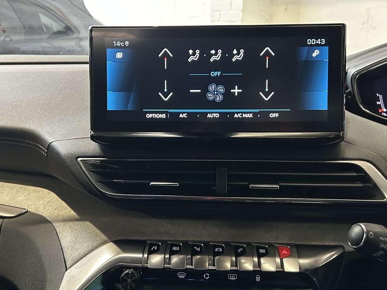 2022 PEUGEOT 5008 2022 PEUGEOT 5008