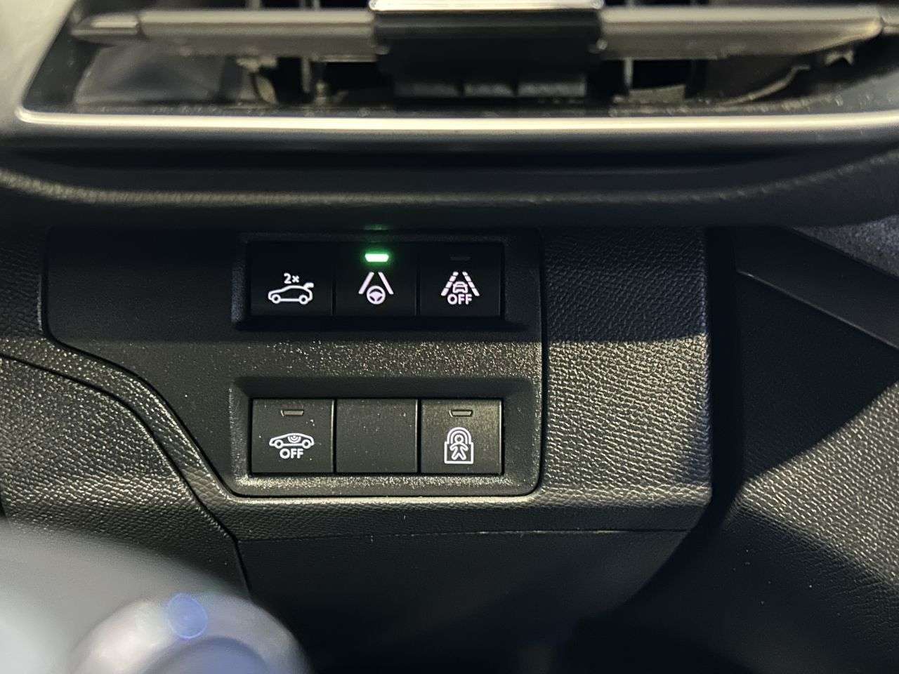 2022 PEUGEOT 5008 2022 PEUGEOT 5008