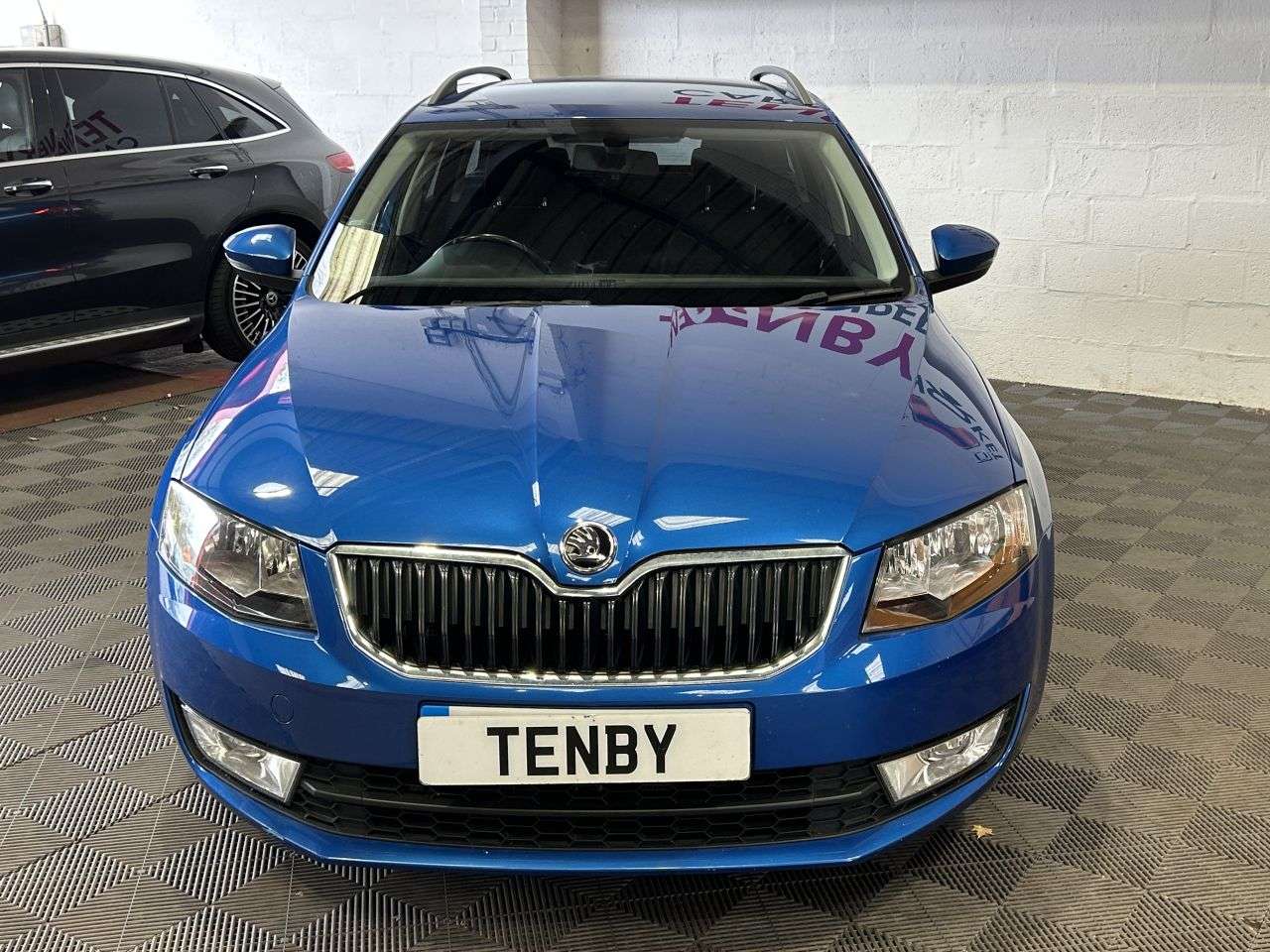 A 2017 SKODA OCTAVIA 1.6 TDI SE Estate 5dr Diesel DSG Euro 6 (s/s) (115 ps) A 2017 SKODA OCTAVIA 1.6 TDI SE Estate 5dr Diesel DSG Euro 6 (s/s) (115 ps)