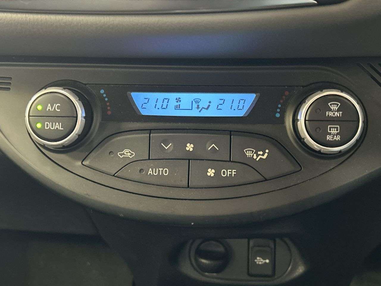 2019 TOYOTA YARIS 2019 TOYOTA YARIS