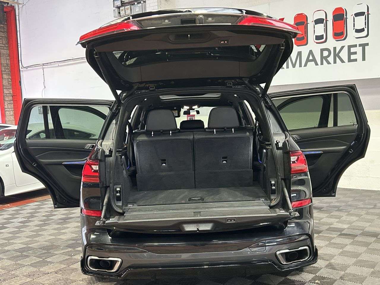 2021 BMW X7 2021 BMW X7