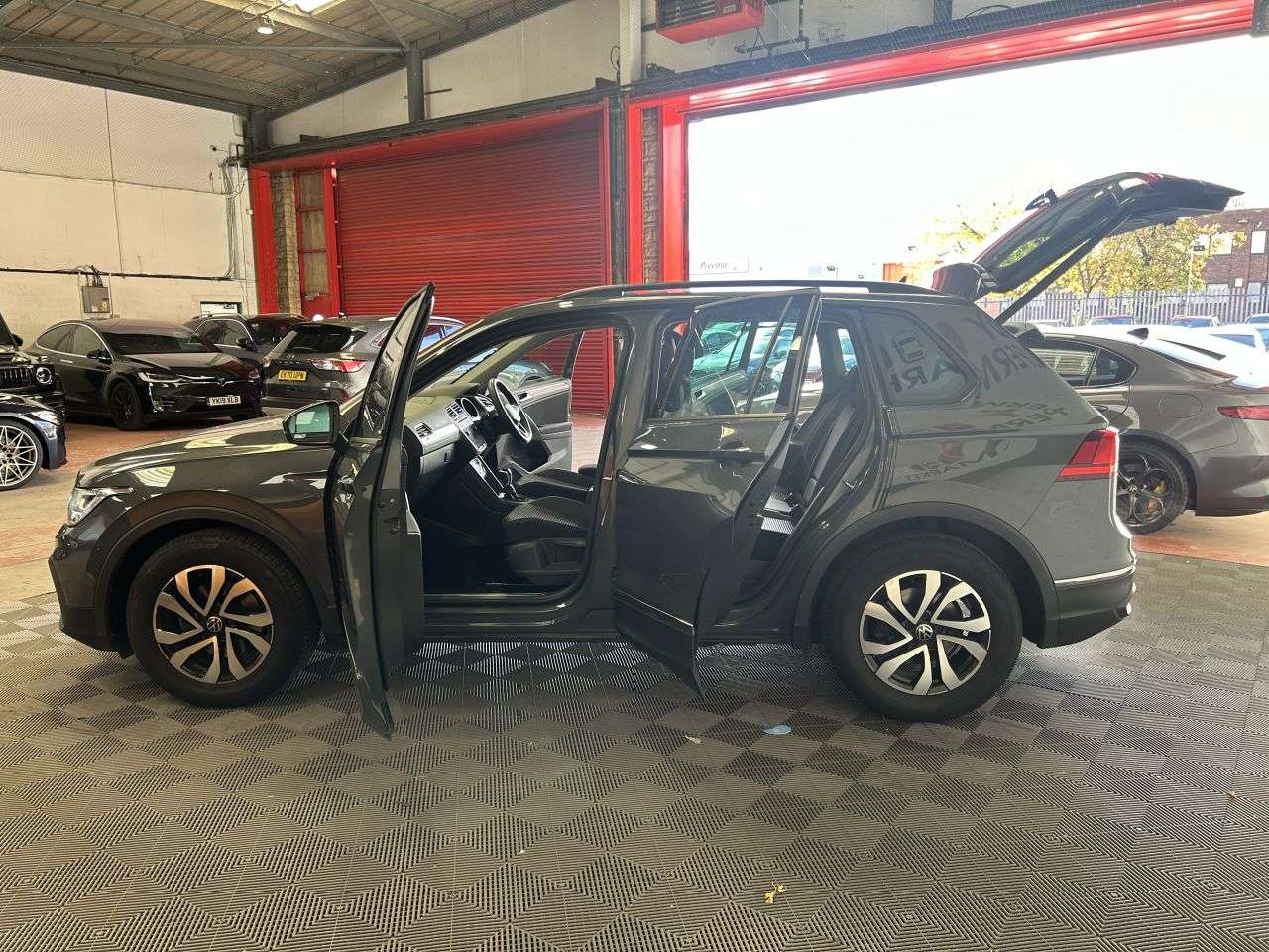 2022 VOLKSWAGEN TIGUAN 2022 VOLKSWAGEN TIGUAN