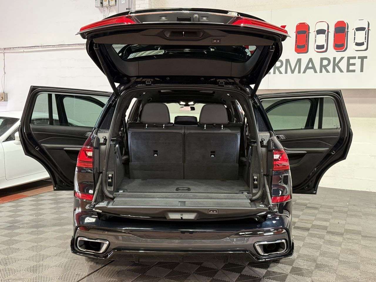 2021 BMW X7 2021 BMW X7