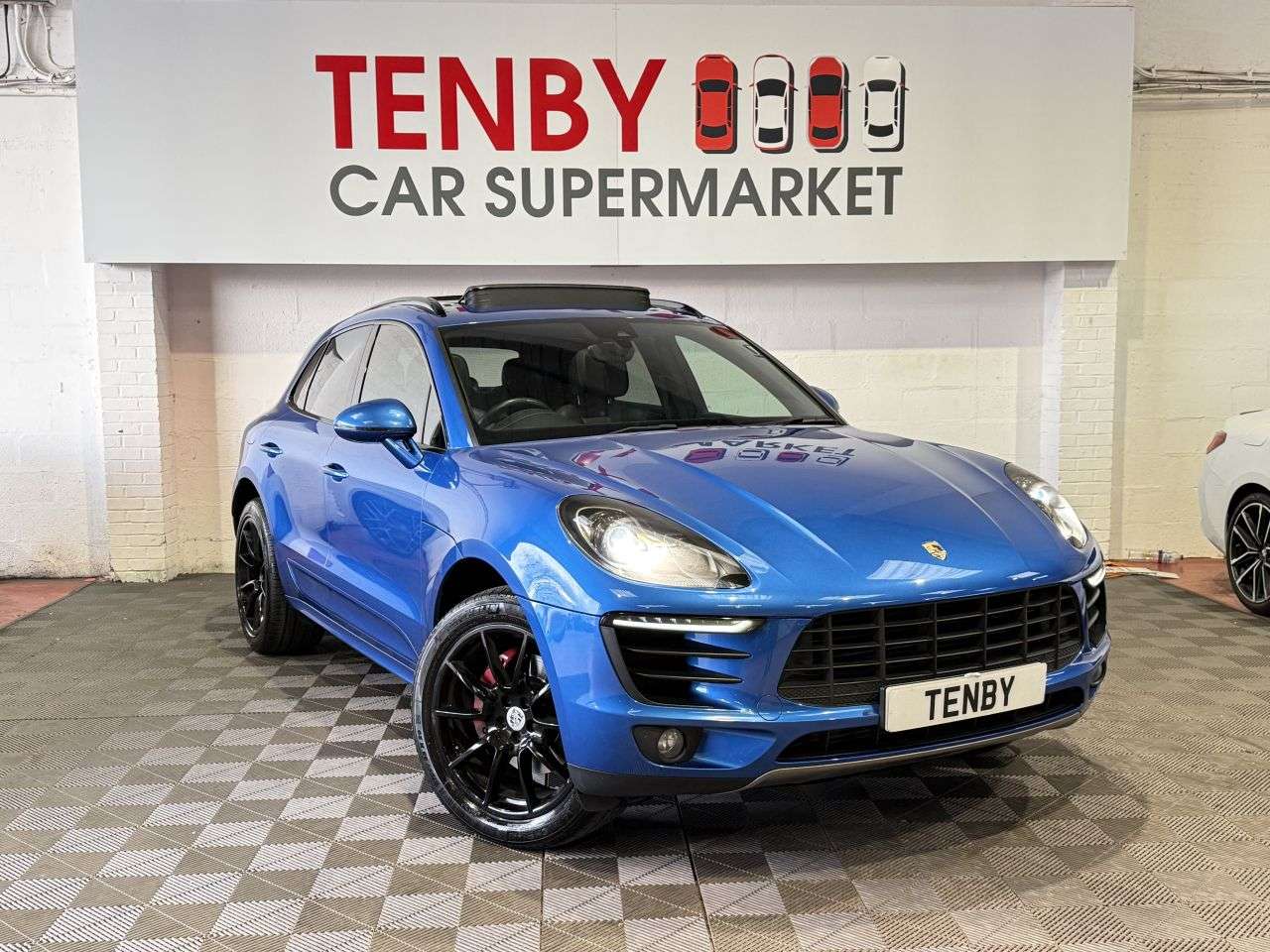 A 2016 PORSCHE MACAN 3.0 TD V6 S SUV 5dr Diesel PDK 4WD Euro 6 (s/s) (258 ps) SPORT DESIGN PACK+ A 2016 PORSCHE MACAN 3.0 TD V6 S SUV 5dr Diesel PDK 4WD Euro 6 (s/s) (258 ps) SPORT DESIGN PACK+