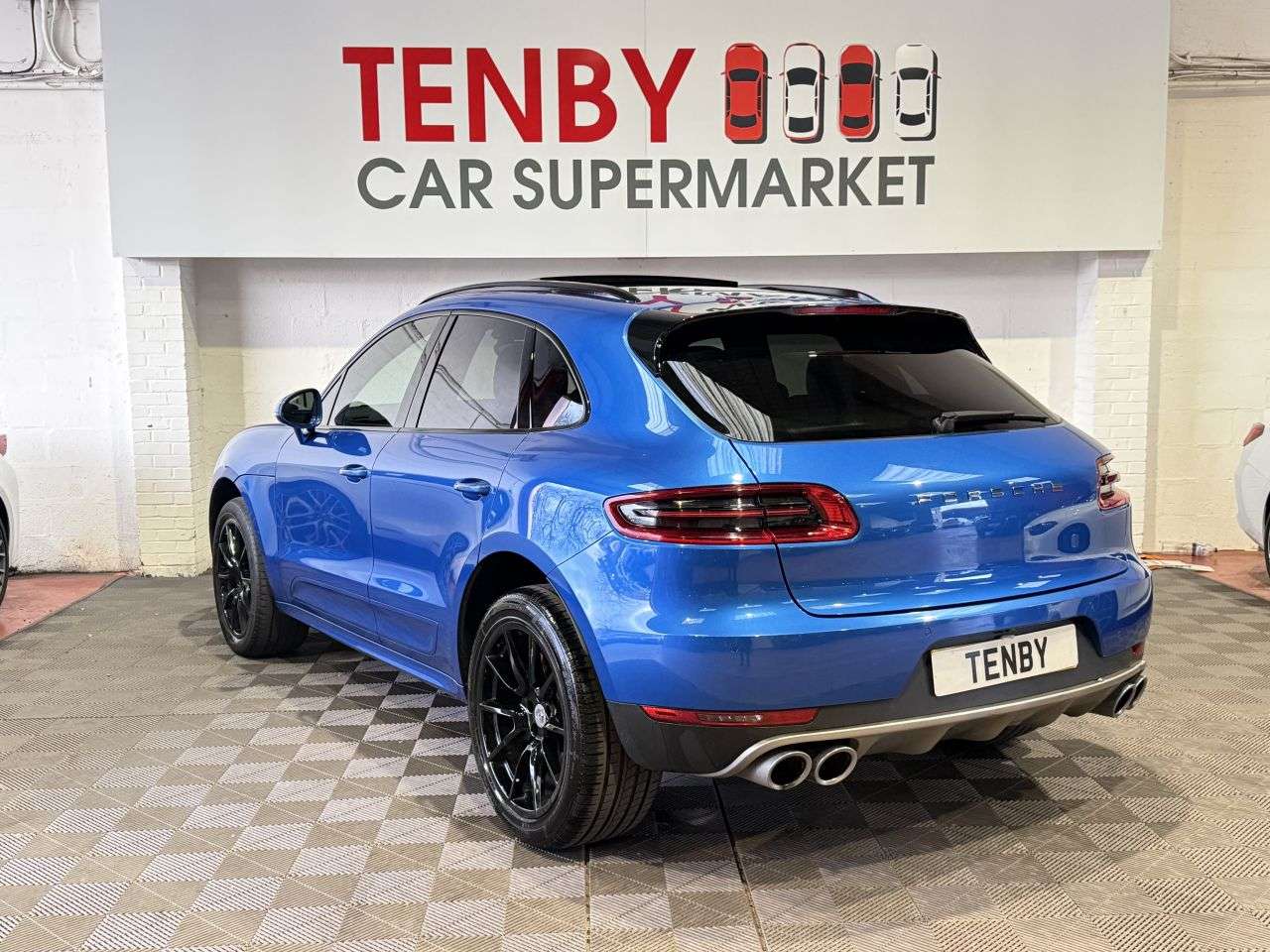 2016 PORSCHE MACAN 2016 PORSCHE MACAN