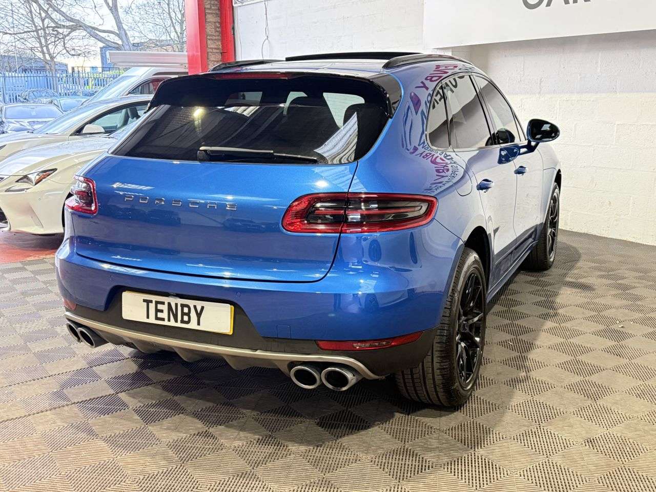 2016 PORSCHE MACAN 2016 PORSCHE MACAN