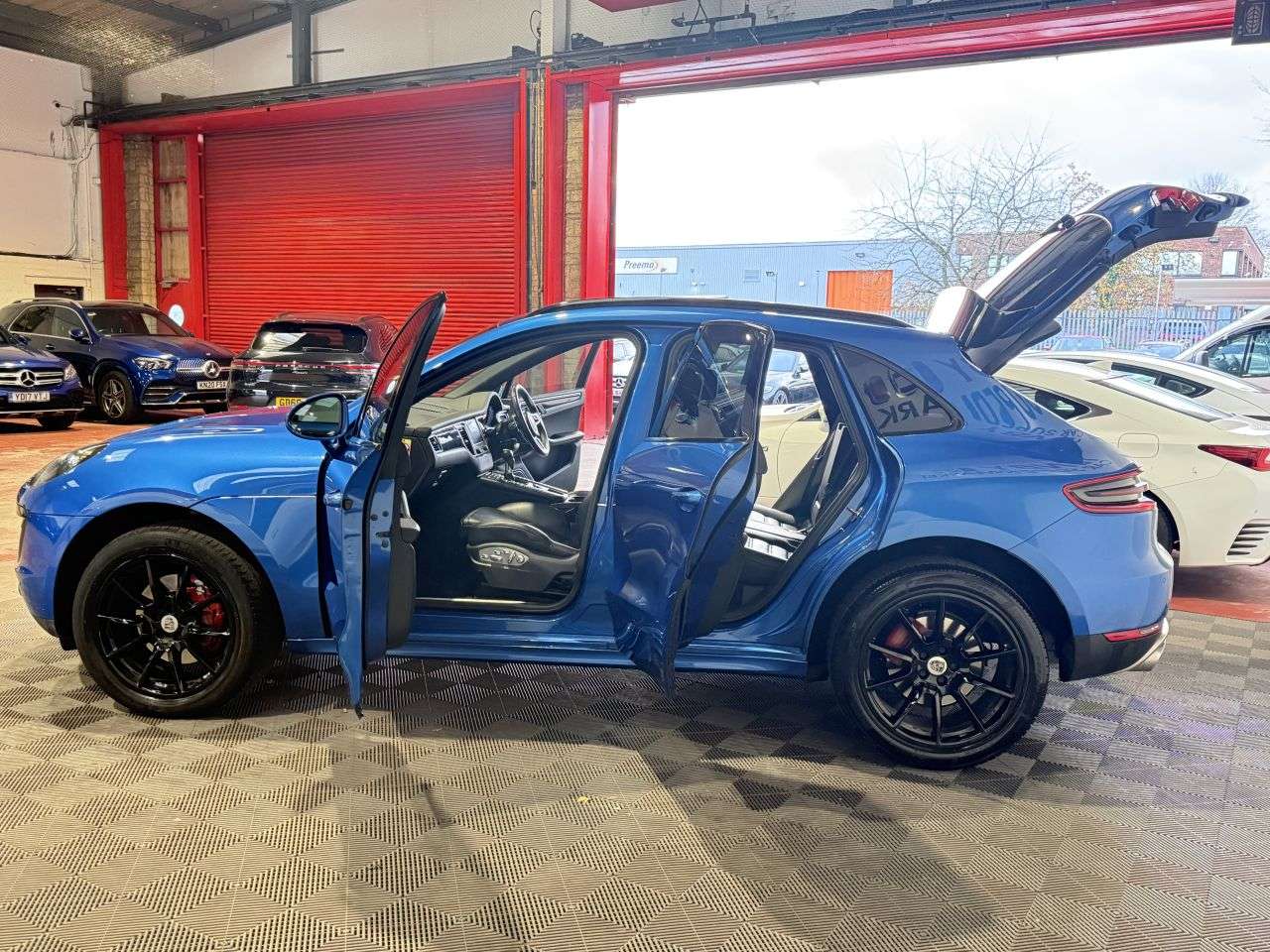 2016 PORSCHE MACAN 2016 PORSCHE MACAN