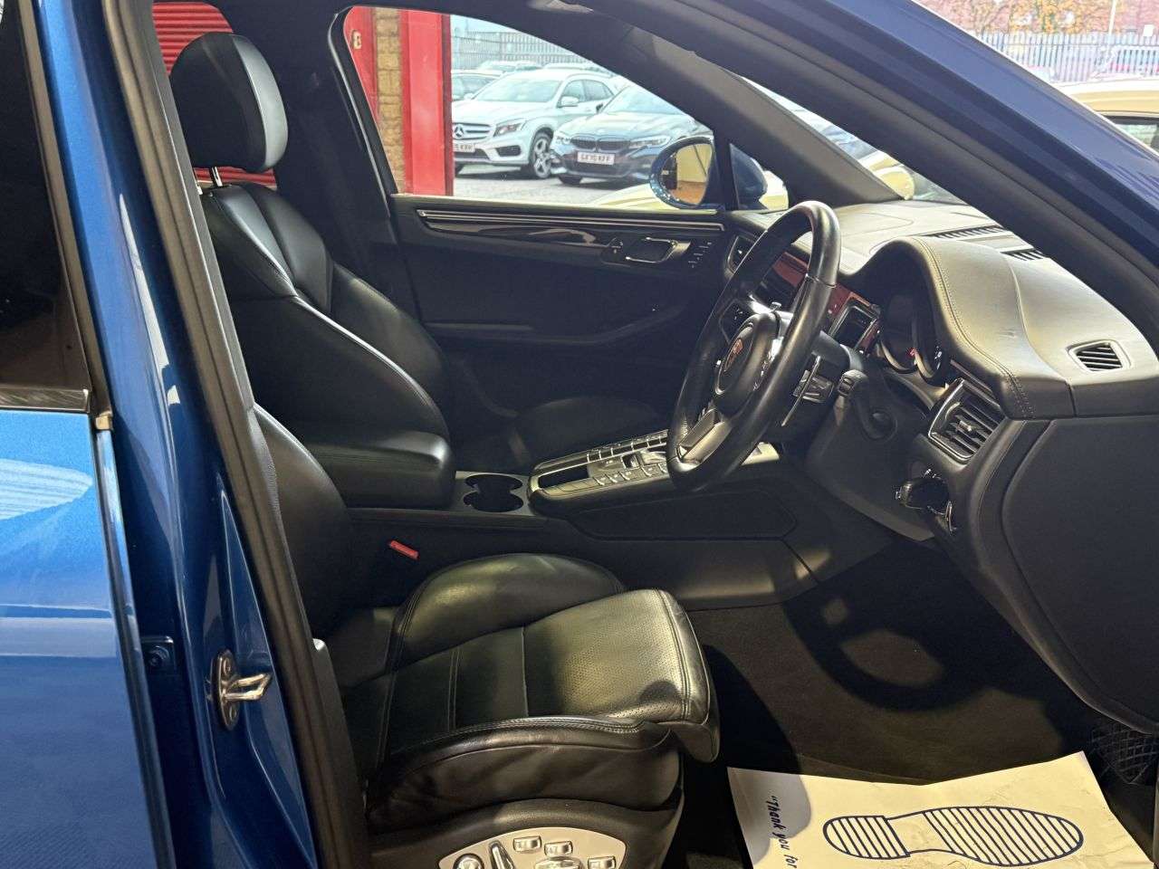 2016 PORSCHE MACAN 2016 PORSCHE MACAN