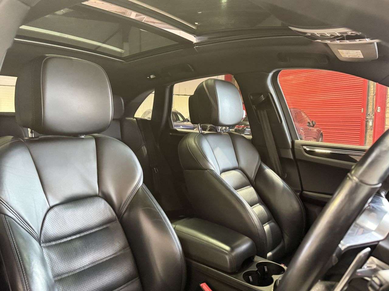 2016 PORSCHE MACAN 2016 PORSCHE MACAN