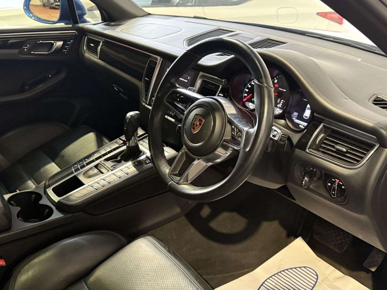 2016 PORSCHE MACAN 2016 PORSCHE MACAN