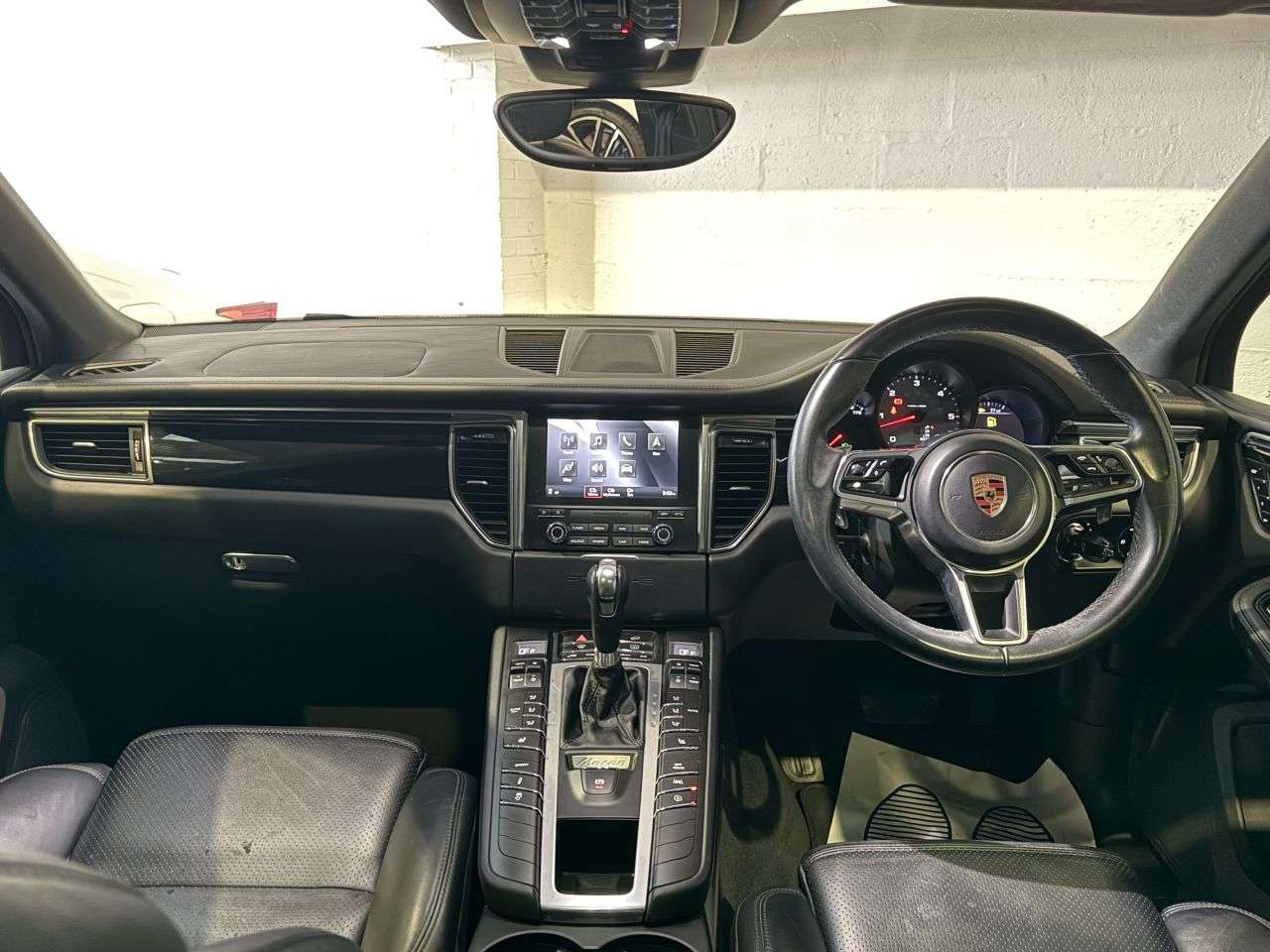 2016 PORSCHE MACAN 2016 PORSCHE MACAN