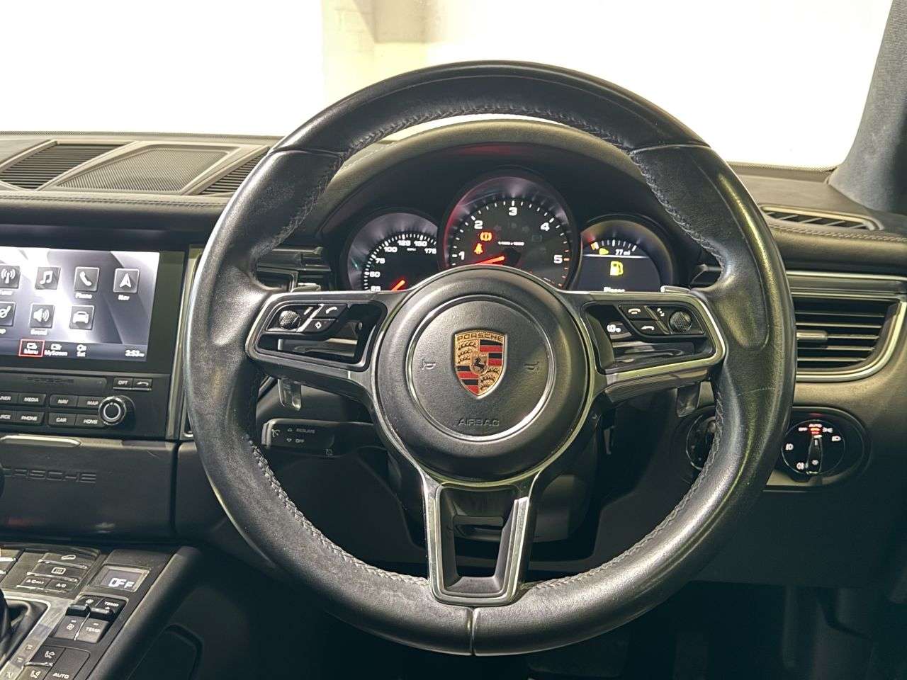 2016 PORSCHE MACAN 2016 PORSCHE MACAN